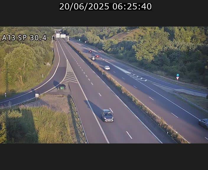 <h2>Traffic live webcam Luxembourg Altwies - A13 direction Luxembourg-ville - BK 30.4</h2>
