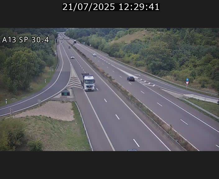 <h2>Traffic live webcam Luxembourg Altwies - A13 direction Luxembourg-ville - BK 30.4</h2>