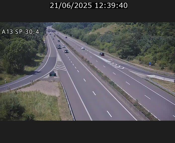<h2>Traffic live webcam Luxembourg Altwies - A13 direction Luxembourg-ville - BK 30.4</h2>