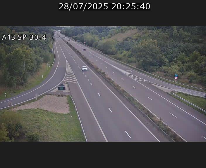 <h2>Traffic live webcam Luxembourg Altwies - A13 direction Luxembourg-ville - BK 30.4</h2>