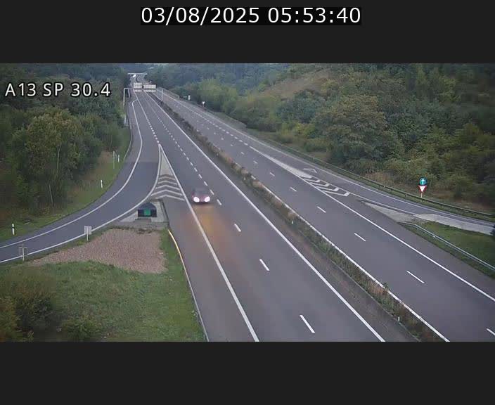 <h2>Traffic live webcam Luxembourg Altwies - A13 direction Luxembourg-ville - BK 30.4</h2>