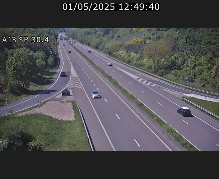 Traffic live webcam Luxembourg Altwies - A13 direction Luxembourg-ville - BK 30.4
