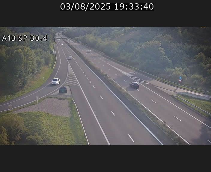 <h2>Traffic live webcam Luxembourg Altwies - A13 direction Luxembourg-ville - BK 30.4</h2>