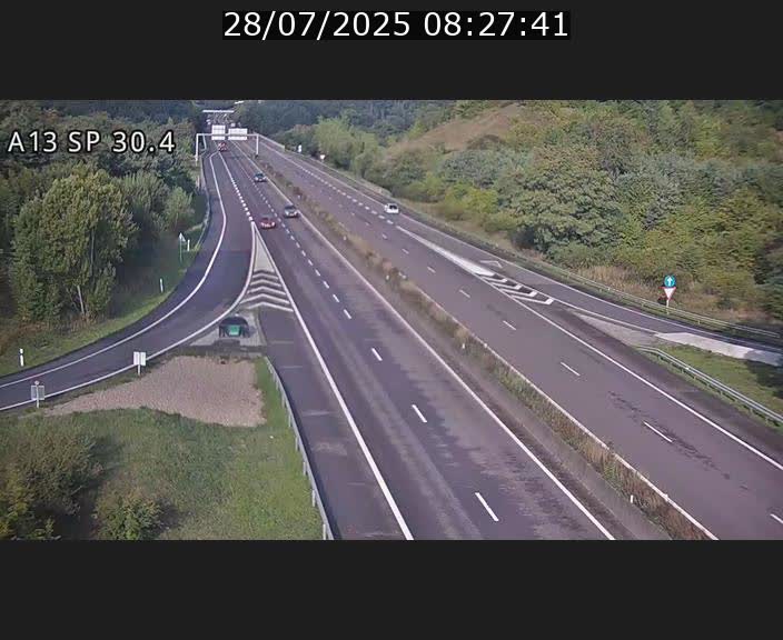 <h2>Traffic live webcam Luxembourg Altwies - A13 direction Luxembourg-ville - BK 30.4</h2>