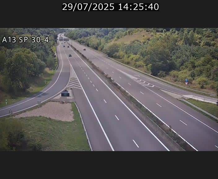 <h2>Traffic live webcam Luxembourg Altwies - A13 direction Luxembourg-ville - BK 30.4</h2>
