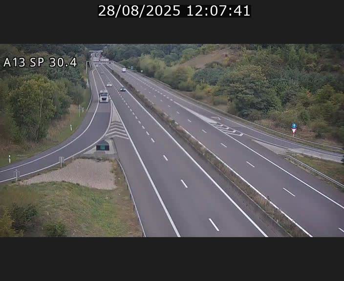 <h2>Traffic live webcam Luxembourg Altwies - A13 direction Luxembourg-ville - BK 30.4</h2>