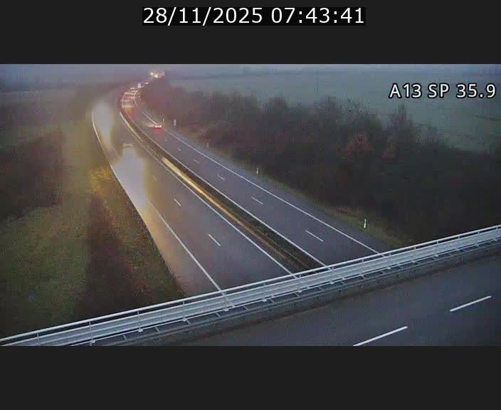 <h2>Webcam trafic sur A13 à l'entrée ouest du tunnel Markusbierg à Remerschen. Vue orientée vers Mondorf-les-Bains.</h2>
