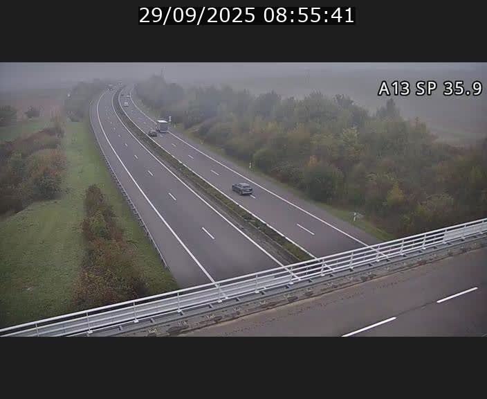 <h2>Webcam trafic sur A13 à l'entrée ouest du tunnel Markusbierg à Remerschen. Vue orientée vers Mondorf-les-Bains.</h2>