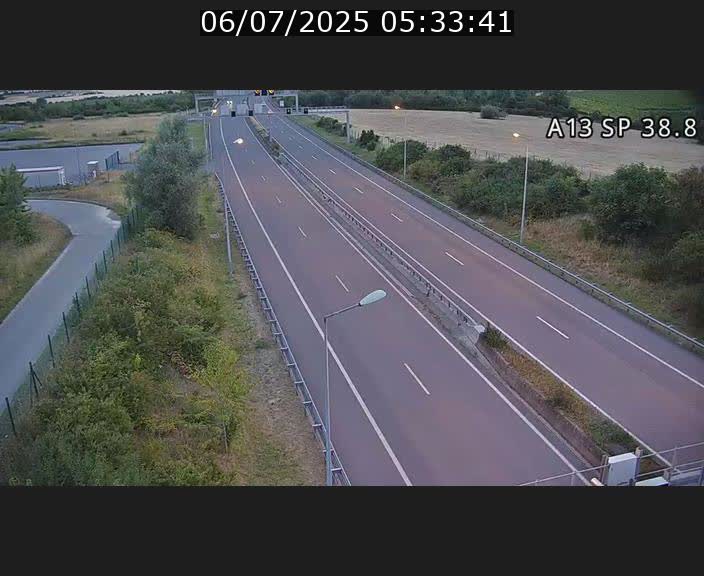 Webcam autoroute A13 à l'entrée ouest du tunnel Markusbierg à Schengen. Vue orientée vers le tunnel et l'Allemagne