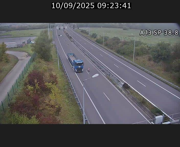 Webcam autoroute A13 à l'entrée ouest du tunnel Markusbierg à Schengen. Vue orientée vers le tunnel et l'Allemagne