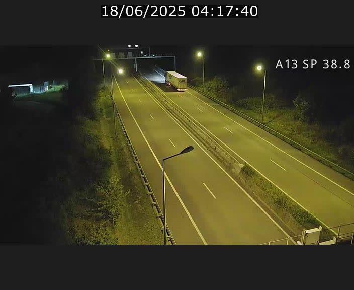 Webcam autoroute A13 à l'entrée ouest du tunnel Markusbierg à Schengen. Vue orientée vers le tunnel et l'Allemagne