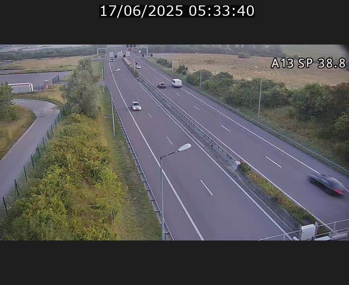 Webcam autoroute A13 à l'entrée ouest du tunnel Markusbierg à Schengen. Vue orientée vers le tunnel et l'Allemagne