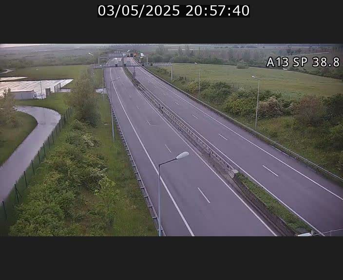 Webcam autoroute A13 à l'entrée ouest du tunnel Markusbierg à Schengen. Vue orientée vers le tunnel et l'Allemagne