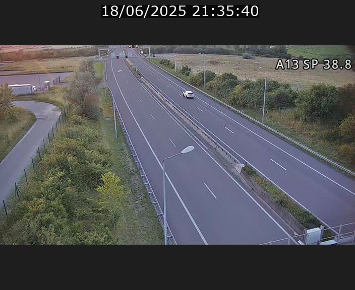 Webcam autoroute A13 à l'entrée ouest du tunnel Markusbierg à Schengen. Vue orientée vers le tunnel et l'Allemagne