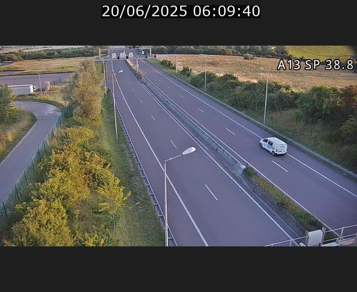 Webcam autoroute A13 à l'entrée ouest du tunnel Markusbierg à Schengen. Vue orientée vers le tunnel et l'Allemagne