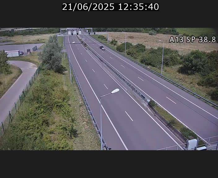 Webcam autoroute A13 à l'entrée ouest du tunnel Markusbierg à Schengen. Vue orientée vers le tunnel et l'Allemagne