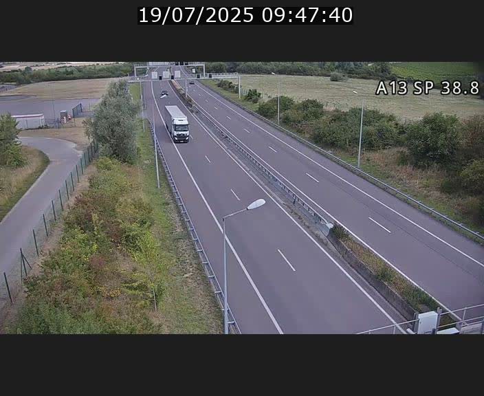 Webcam autoroute A13 à l'entrée ouest du tunnel Markusbierg à Schengen. Vue orientée vers le tunnel et l'Allemagne
