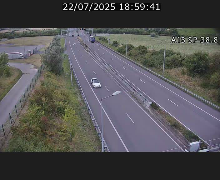 Webcam autoroute A13 à l'entrée ouest du tunnel Markusbierg à Schengen. Vue orientée vers le tunnel et l'Allemagne