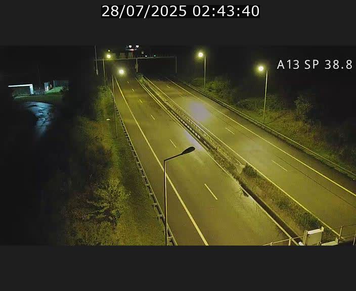 Webcam autoroute A13 à l'entrée ouest du tunnel Markusbierg à Schengen. Vue orientée vers le tunnel et l'Allemagne