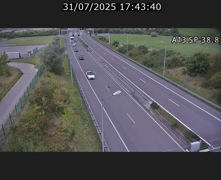 Webcam autoroute A13 à l'entrée ouest du tunnel Markusbierg à Schengen. Vue orientée vers le tunnel et l'Allemagne