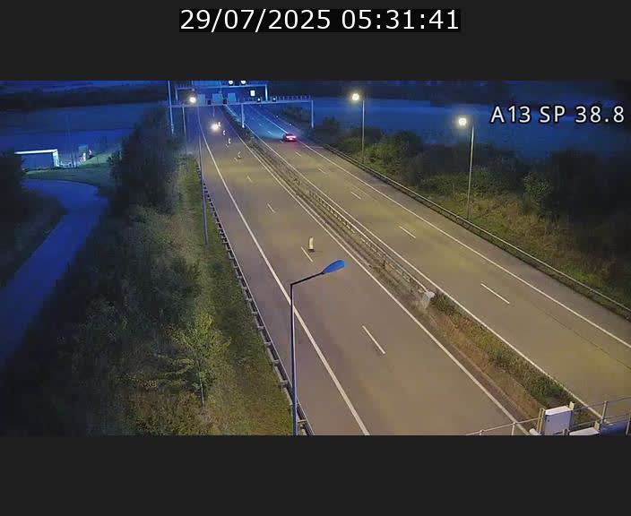 Webcam autoroute A13 à l'entrée ouest du tunnel Markusbierg à Schengen. Vue orientée vers le tunnel et l'Allemagne