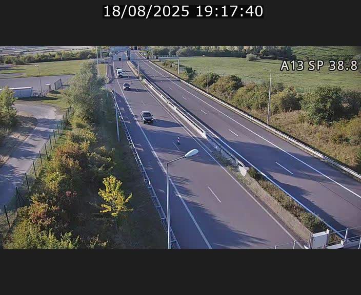 Webcam autoroute A13 à l'entrée ouest du tunnel Markusbierg à Schengen. Vue orientée vers le tunnel et l'Allemagne