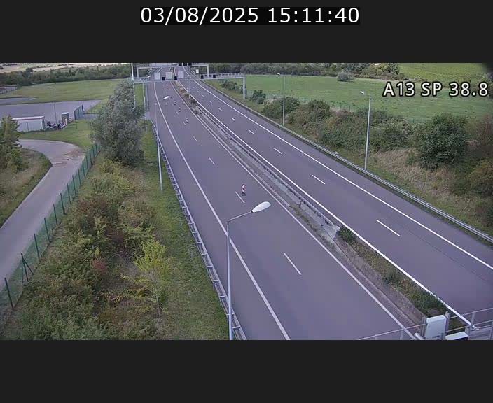 Webcam autoroute A13 à l'entrée ouest du tunnel Markusbierg à Schengen. Vue orientée vers le tunnel et l'Allemagne