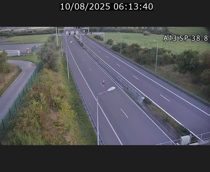 Webcam autoroute A13 à l'entrée ouest du tunnel Markusbierg à Schengen. Vue orientée vers le tunnel et l'Allemagne