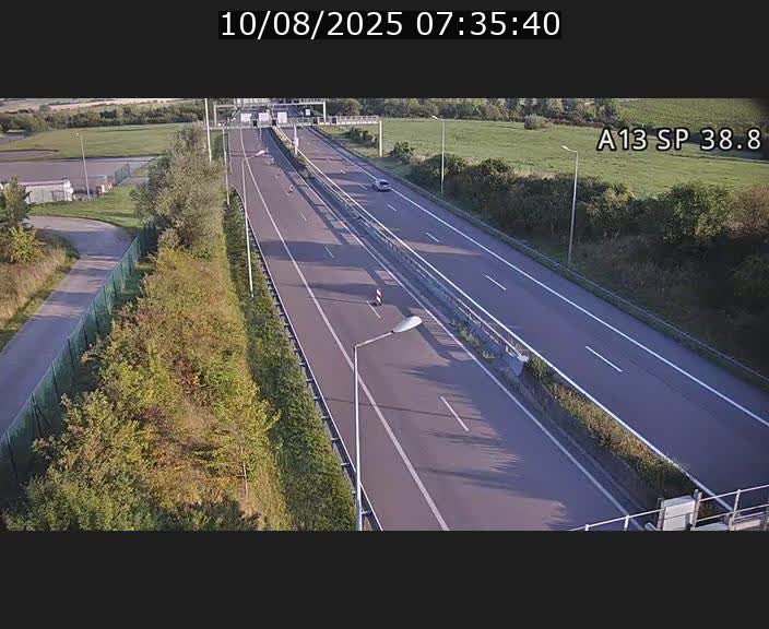 Webcam autoroute A13 à l'entrée ouest du tunnel Markusbierg à Schengen. Vue orientée vers le tunnel et l'Allemagne