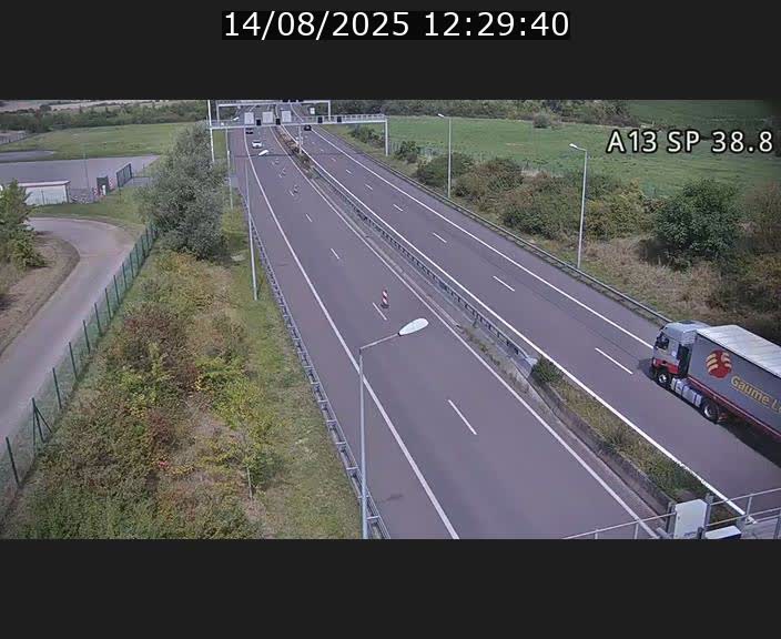 Webcam autoroute A13 à l'entrée ouest du tunnel Markusbierg à Schengen. Vue orientée vers le tunnel et l'Allemagne