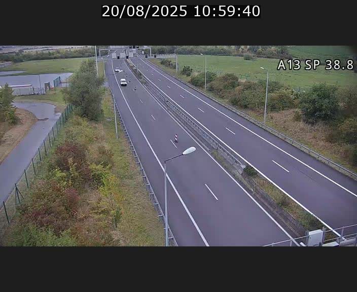 Webcam autoroute A13 à l'entrée ouest du tunnel Markusbierg à Schengen. Vue orientée vers le tunnel et l'Allemagne