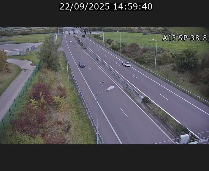 Webcam autoroute A13 à l'entrée ouest du tunnel Markusbierg à Schengen. Vue orientée vers le tunnel et l'Allemagne