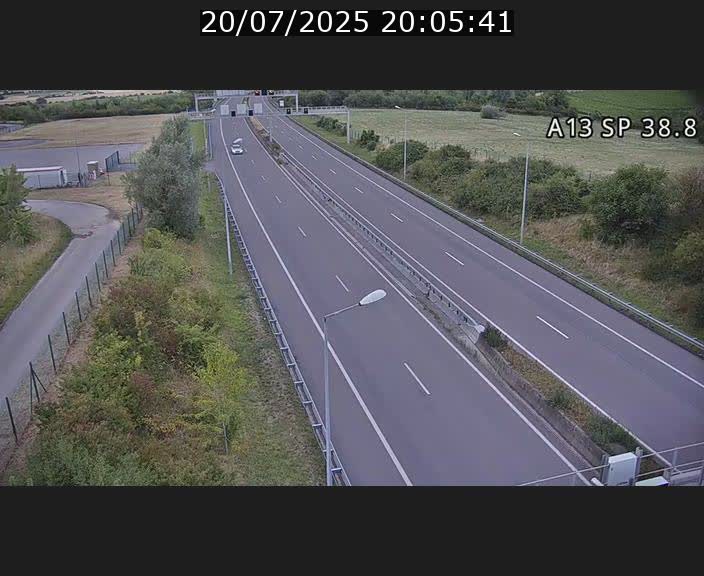 Webcam autoroute A13 à l'entrée ouest du tunnel Markusbierg à Schengen. Vue orientée vers le tunnel et l'Allemagne