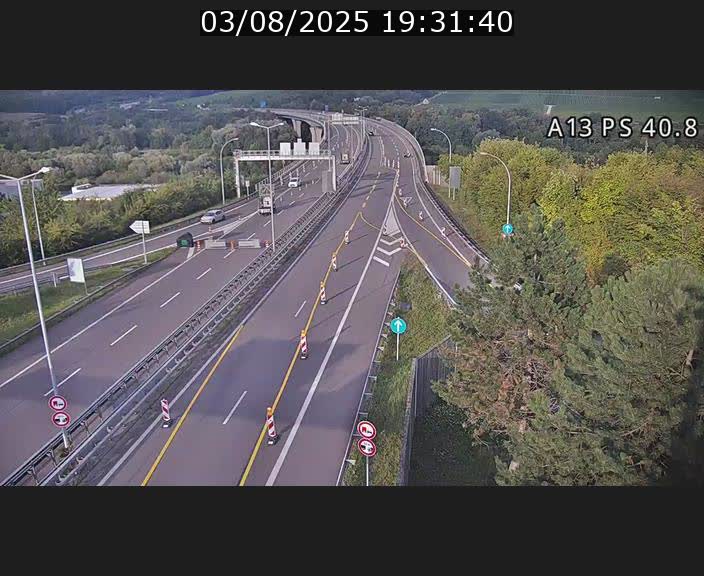 <h2>Webcam autoroute A13 à la sortie est du tunnel Markusbierg à Schengen. Vue sur le pont de la Moselle, vers l'Allemagne</h2>