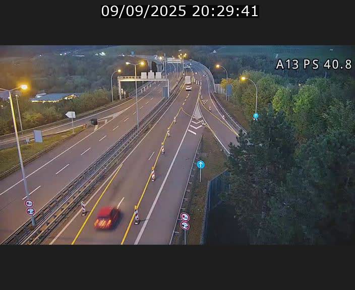 <h2>Webcam autoroute A13 à la sortie est du tunnel Markusbierg à Schengen. Vue sur le pont de la Moselle, vers l'Allemagne</h2>