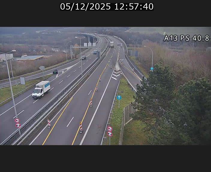 <h2>Webcam autoroute A13 à la sortie est du tunnel Markusbierg à Schengen. Vue sur le pont de la Moselle, vers l'Allemagne</h2>