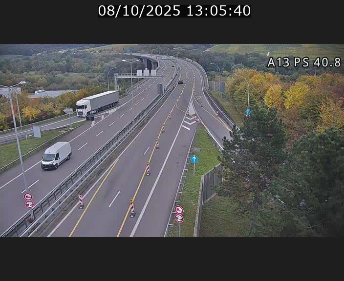 <h2>Webcam autoroute A13 à la sortie est du tunnel Markusbierg à Schengen. Vue sur le pont de la Moselle, vers l'Allemagne</h2>