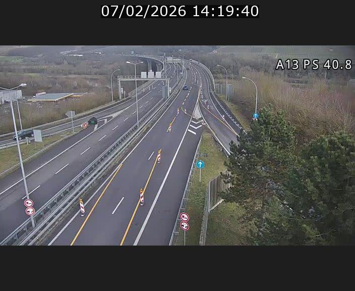 <h2>Webcam autoroute A13 à la sortie est du tunnel Markusbierg à Schengen. Vue sur le pont de la Moselle, vers l'Allemagne</h2>