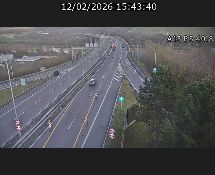<h2>Webcam autoroute A13 à la sortie est du tunnel Markusbierg à Schengen. Vue sur le pont de la Moselle, vers l'Allemagne</h2>