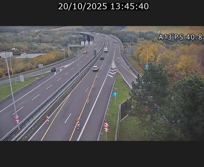 <h2>Webcam autoroute A13 à la sortie est du tunnel Markusbierg à Schengen. Vue sur le pont de la Moselle, vers l'Allemagne</h2>