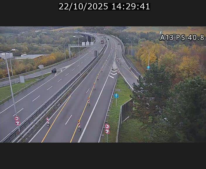 <h2>Webcam autoroute A13 à la sortie est du tunnel Markusbierg à Schengen. Vue sur le pont de la Moselle, vers l'Allemagne</h2>