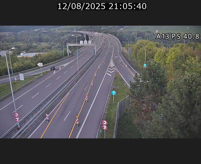 <h2>Webcam autoroute A13 à la sortie est du tunnel Markusbierg à Schengen. Vue sur le pont de la Moselle, vers l'Allemagne</h2>