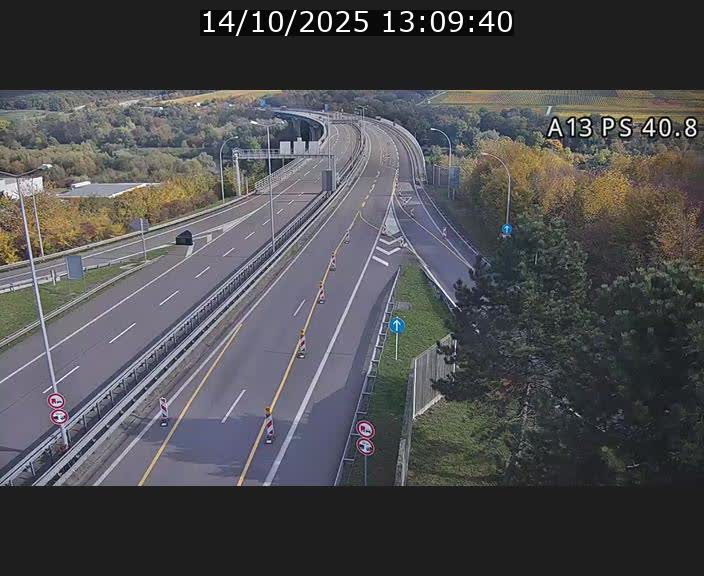 <h2>Webcam autoroute A13 à la sortie est du tunnel Markusbierg à Schengen. Vue sur le pont de la Moselle, vers l'Allemagne</h2>