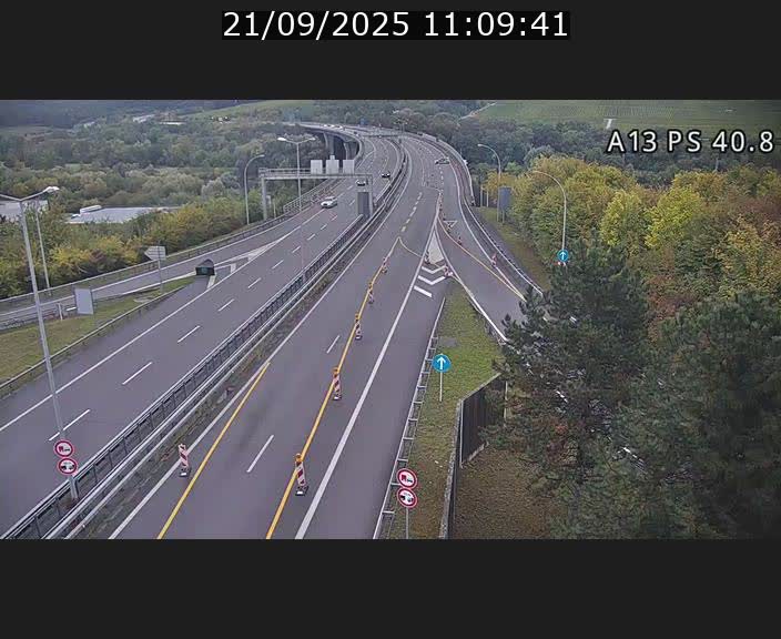<h2>Webcam autoroute A13 à la sortie est du tunnel Markusbierg à Schengen. Vue sur le pont de la Moselle, vers l'Allemagne</h2>
