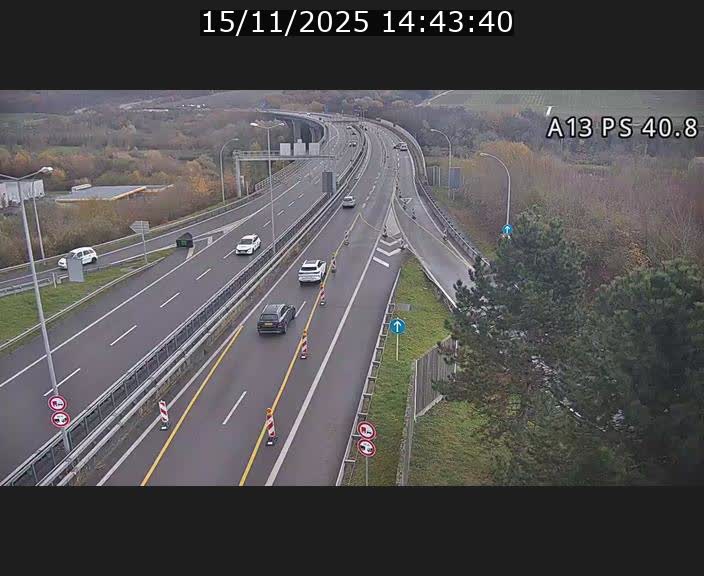 Webcam autoroute A13 à la sortie est du tunnel Markusbierg à Schengen. Vue sur le pont de la Moselle, vers l'Allemagne