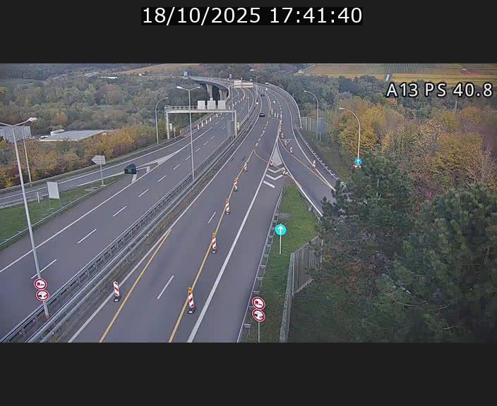<h2>Webcam autoroute A13 à la sortie est du tunnel Markusbierg à Schengen. Vue sur le pont de la Moselle, vers l'Allemagne</h2>