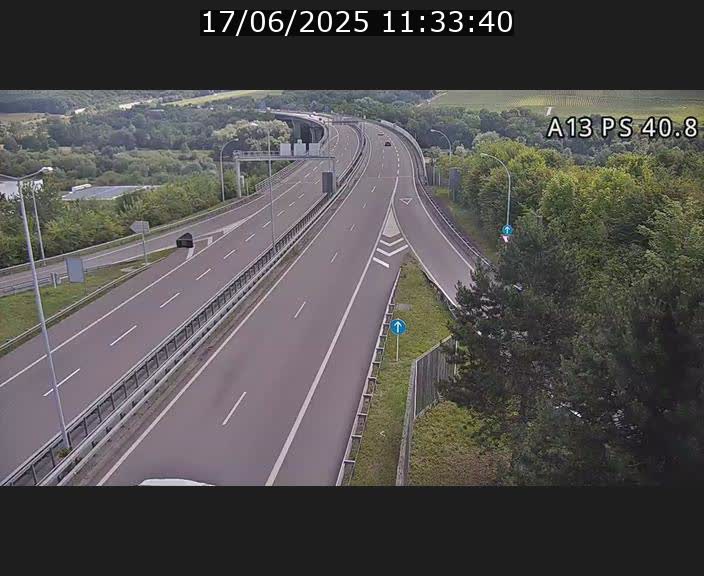 Webcam autoroute A13 à la sortie est du tunnel Markusbierg à Schengen. Vue sur le pont de la Moselle, vers l'Allemagne