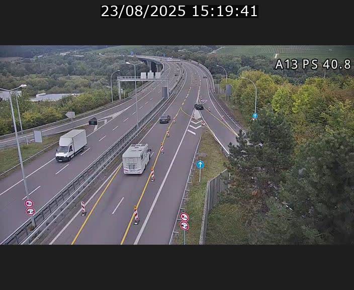 <h2>Webcam autoroute A13 à la sortie est du tunnel Markusbierg à Schengen. Vue sur le pont de la Moselle, vers l'Allemagne</h2>
