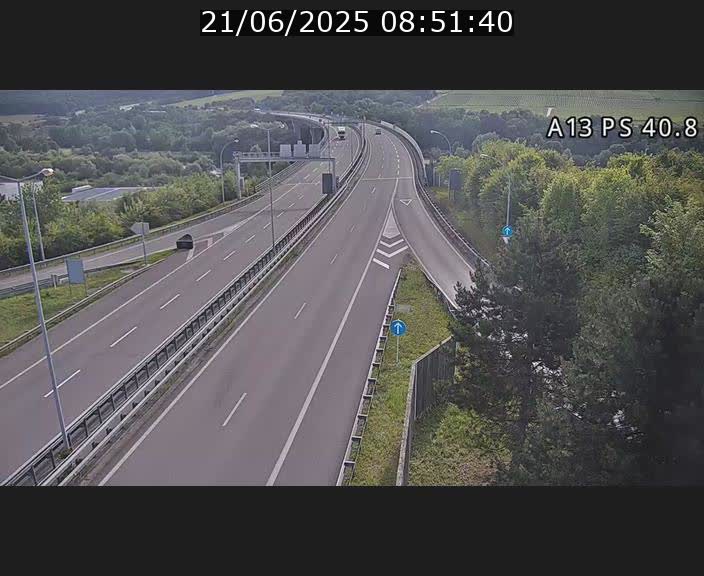 Webcam autoroute A13 à la sortie est du tunnel Markusbierg à Schengen. Vue sur le pont de la Moselle, vers l'Allemagne