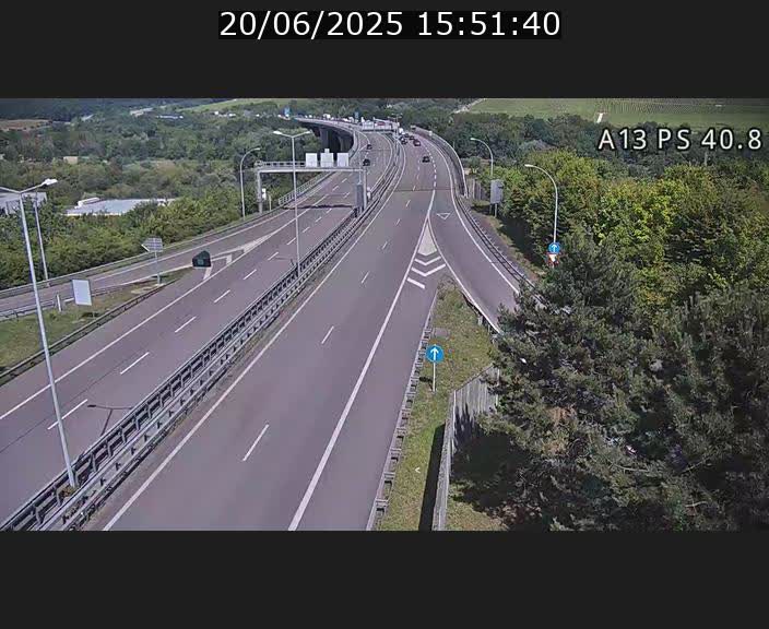 Webcam autoroute A13 à la sortie est du tunnel Markusbierg à Schengen. Vue sur le pont de la Moselle, vers l'Allemagne